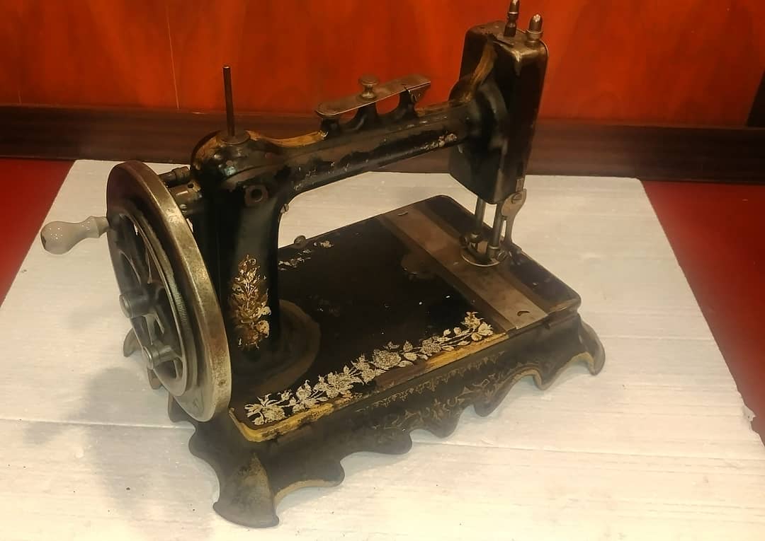 antigua New-National *rare sewing machine* - Jrsanchezantiques