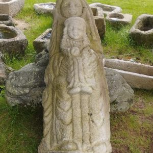 Talla en Granito "Santa con Niño" 185cm