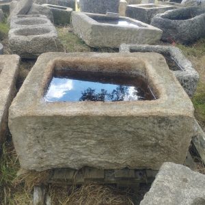 Pila Rectangular de Granito 63x52x30
