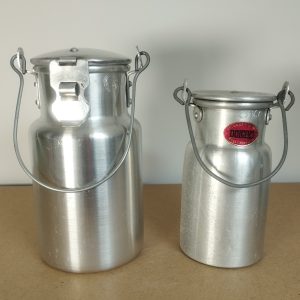 Lote de Dos Lecheras de los años 50 // Antiques Milkchurns